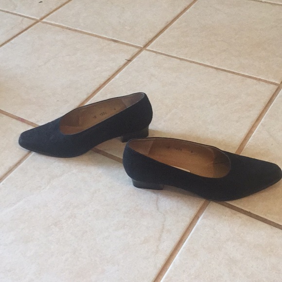 Marie Ellyse Dress Heels.. size 6... black suede - Picture 3 of 7